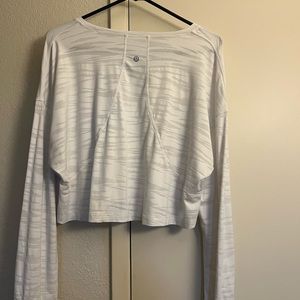 white lululemon long sleeve